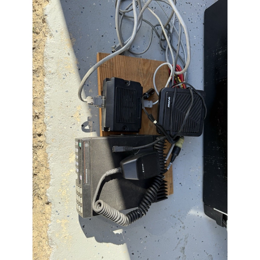 Ericsson‎ GE Mobile Communications PM82SV Mobile Radio 2 Way